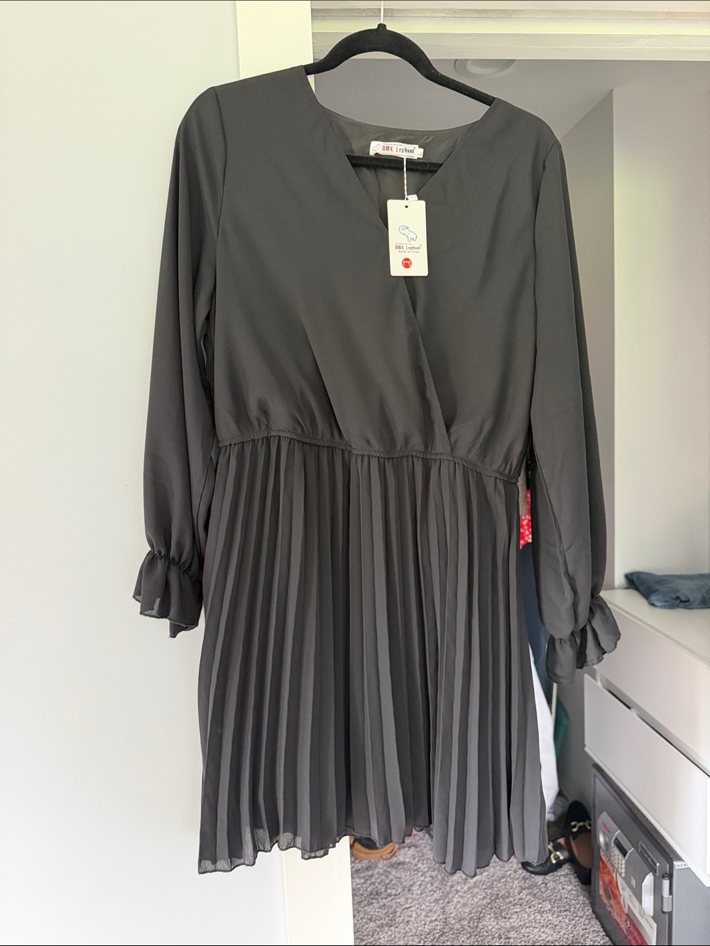 Womens Black Pleated Long-Sleeve Dress